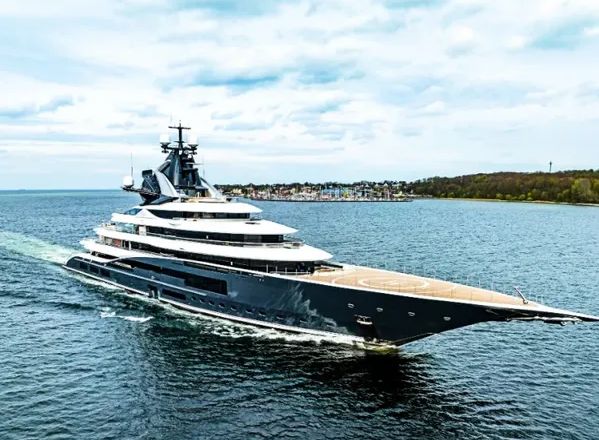 Siêu du thuyền Kismet với phòng khách dưới nước sắp ra mắt tại Monaco Yacht Show