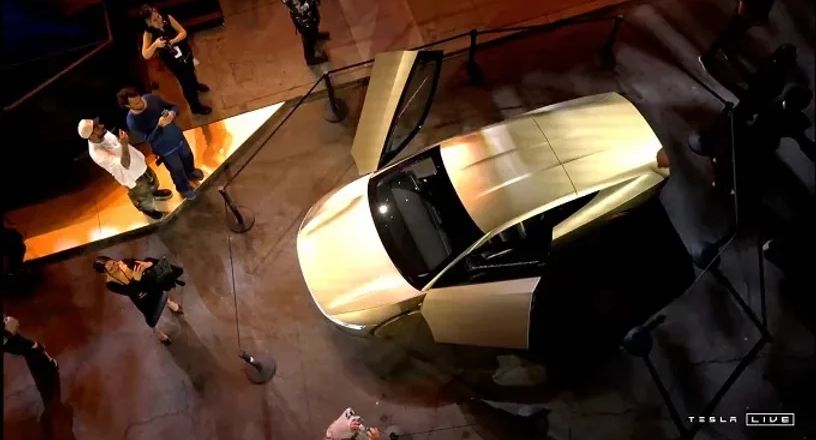 Tesla ra mắt Robotaxi – taxi điện tự động 2 cửa, sạc không dây với giá dưới 30.000 USD