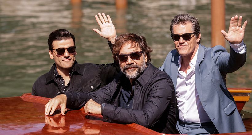 Vẻ lịch lãm của các quý ông trên thảm đỏ Liên hoan phim Venice 2021