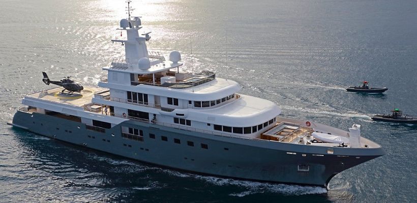 PLANET NINE – "Ngôi sao" 74 m của bom tấn "Tenet”