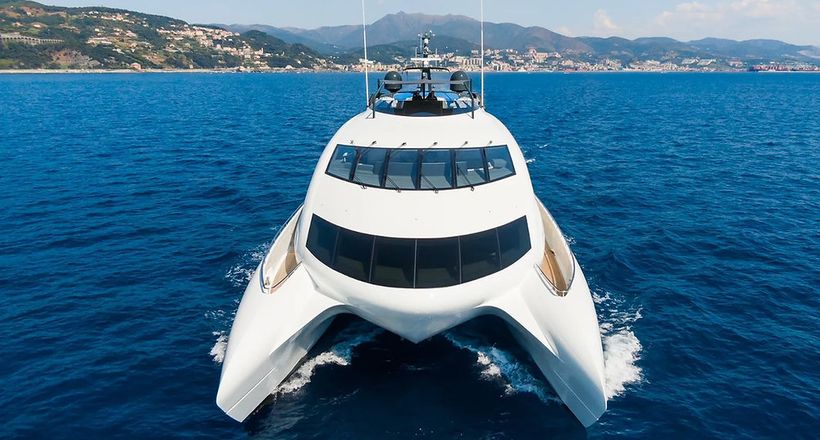 Có gì bên trong siêu du thuyền 2 thân lấy cảm hứng từ phi thuyền không gian?