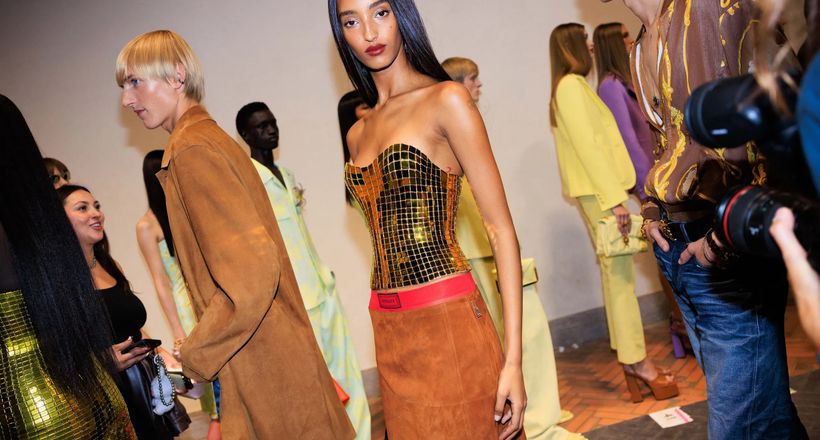 BST Versace Xuân Hè 2025: Tuyên ngôn của tự do & sự sáng tạo không giới hạn