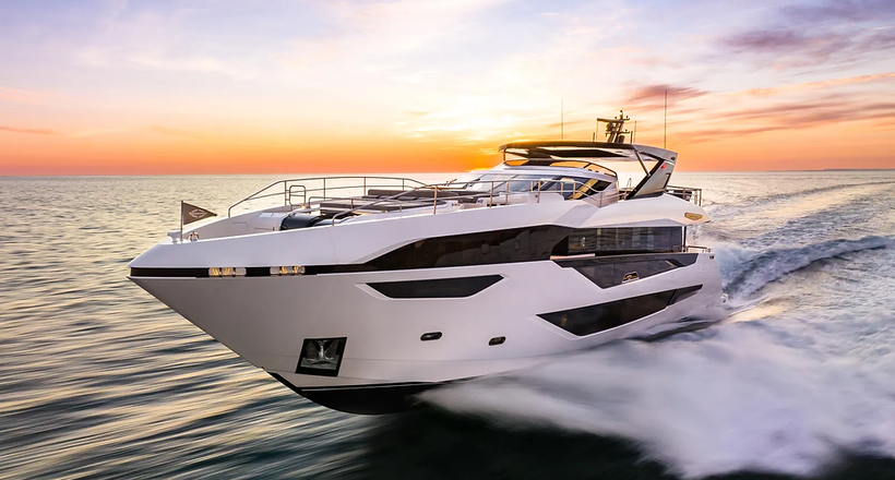 Scorpion - Du thuyền máy thứ hai thuộc mẫu 100 Yacht đang được rao bán bởi Sunseeker