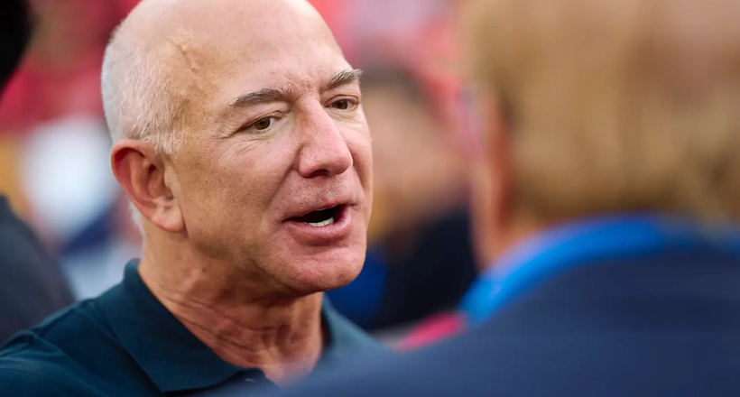 Tỷ phú Jeff Bezos rời vị trí CEO Amazon để tập trung vào Blue Origin