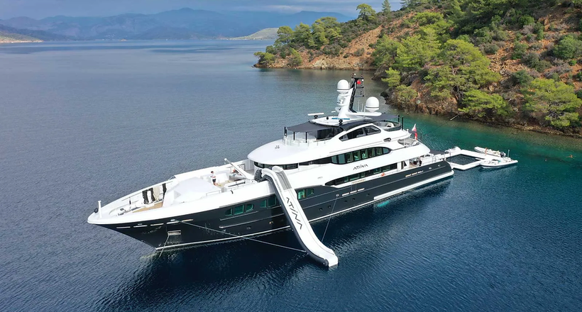 Những hình ảnh đầu tiên của Heesen Atina sau khi được tu sửa tại FDC Yachts