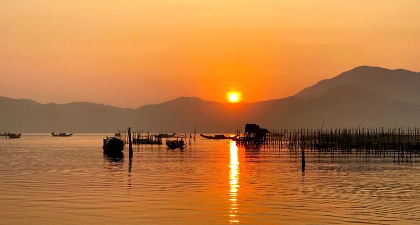 Thả hồn vào ánh bình minh rực rỡ trên Phá Tam Giang - Đầm phá lớn nhất Đông Nam Á
