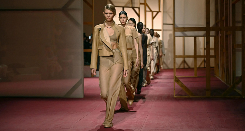 Xuân - Hè 2025: Hermès tái định nghĩa gợi cảm với chất liệu da