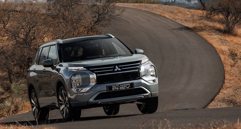 Mitsubishi Outlander PHEV 2025: Nâng cấp mạnh về công nghệ