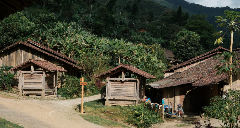 Xóm nhỏ ở Cao Bằng ẩn mình giữa lưng chừng núi, cảnh đẹp như tranh