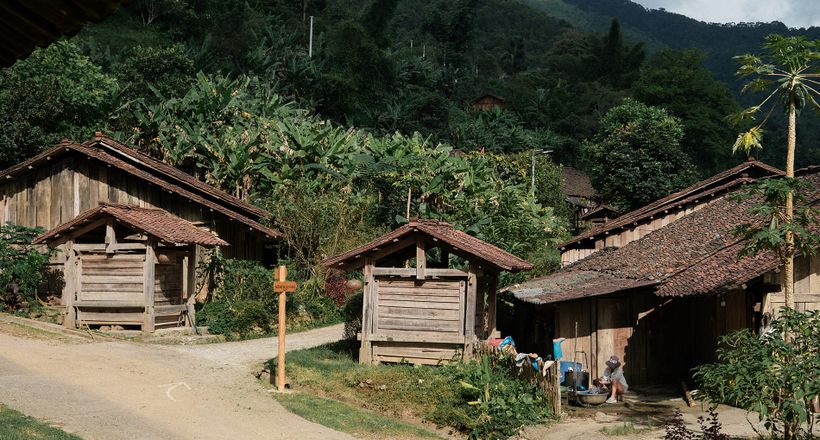 Xóm nhỏ ở Cao Bằng ẩn mình giữa lưng chừng núi, cảnh đẹp như tranh