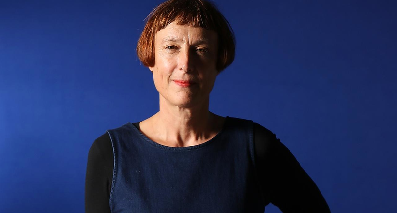 Ngưng đọng một vụ nổ - tác phẩm sắp đặt về sự huỷ hoại và ký ức của Cornelia Parker