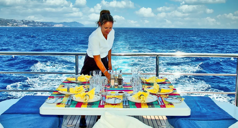 Tình hình nhân sự ngành du thuyền hiện tại: Quá nhiều việc làm, không đủ thuyền viên