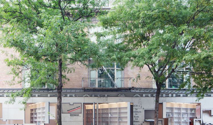 Art Gallery - Bảo tàng trong mối tương quan giữa hội họa và văn hóa đô thị