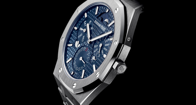 'Vũ trụ' 176.000 USD trên cổ tay