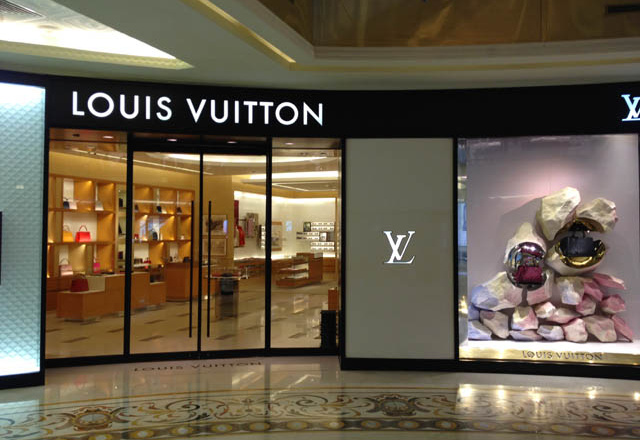 Louis Vuitton phân biệt đối xử với khách Trung Quốc