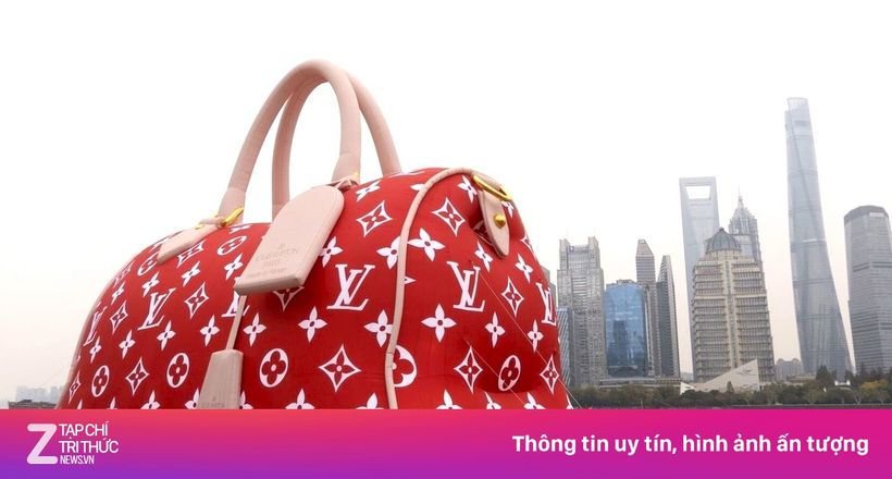Thấy gì khi siêu cửa hàng Louis Vuitton ở Trung Quốc 'đắp chiếu'?