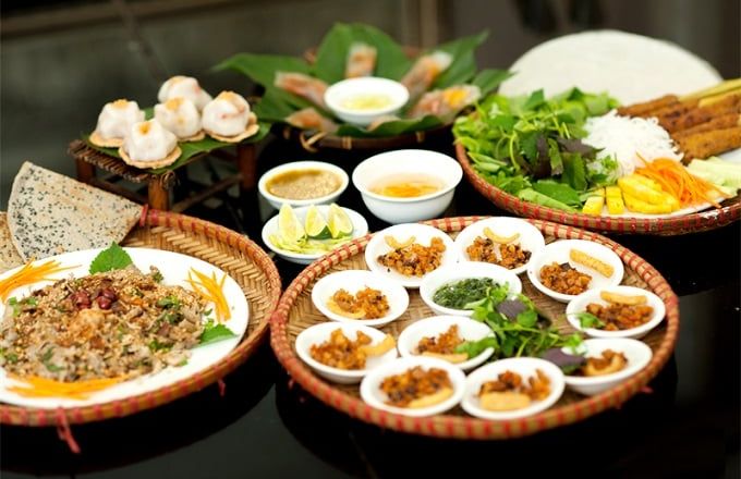 Khám phá ẩm thực bằng xích lô cùng tour Huế trong ngày