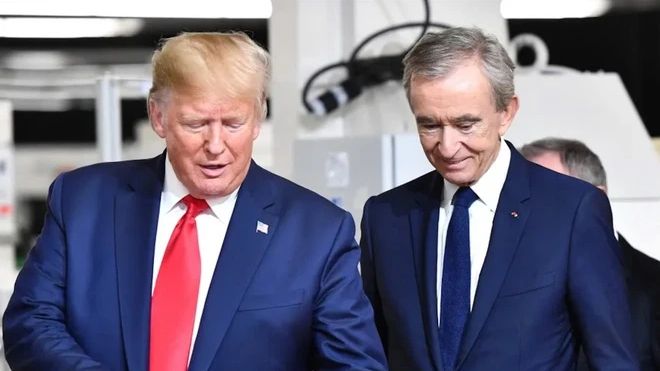 Mối quan hệ đặc biệt giữa Donald Trump và ông trùm hàng hiệu