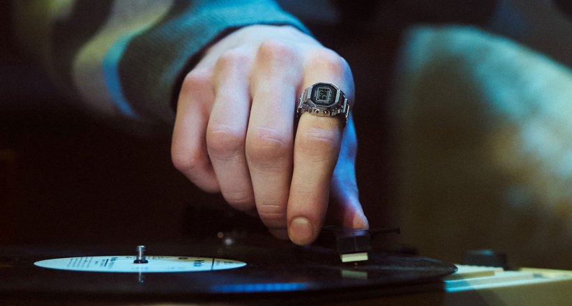 'Đồng hồ ngón tay' đầu tiên của Casio