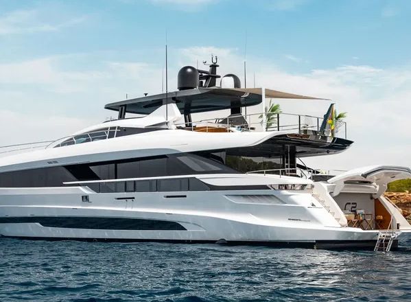 Mangusta Gransport C2: Siêu du thuyền cho những tâm hồn phiêu lưu