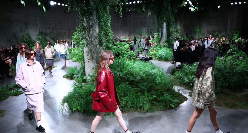 BST Gucci Cruise 2025: Ký ức hoài niệm về London lãng mạn và thanh lịch