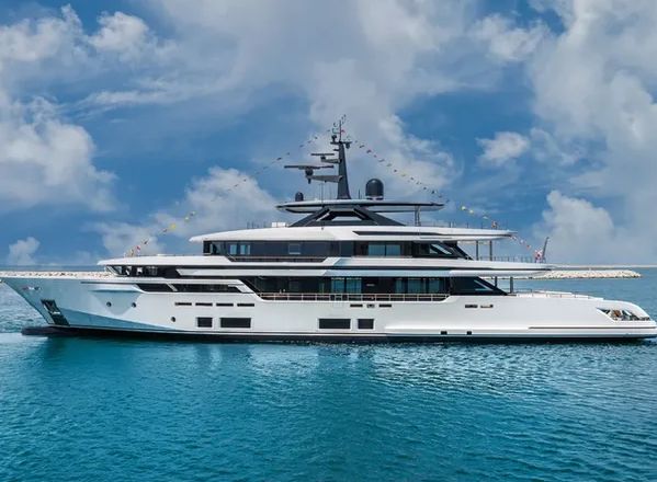 Custom Line ra mắt siêu du thuyền mới hoàn toàn bằng nhôm với tên gọi Asante