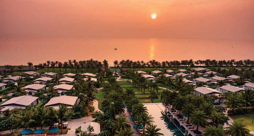 Chạm vào thu tại Radisson Blu Resort: Hành trình cảm xúc bên vịnh biển Cam Ranh