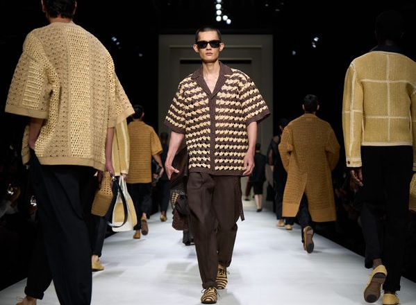 BST Dolce & Gabbana Xuân Hè Nam 2025: Kỳ quan thẩm mỹ Ý bên bờ Địa Trung Hải