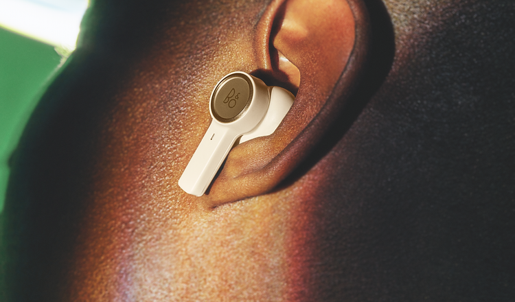 Bang & Olufsen ra mắt mẫu tai nghe true wireless linh hoạt Beoplay EX