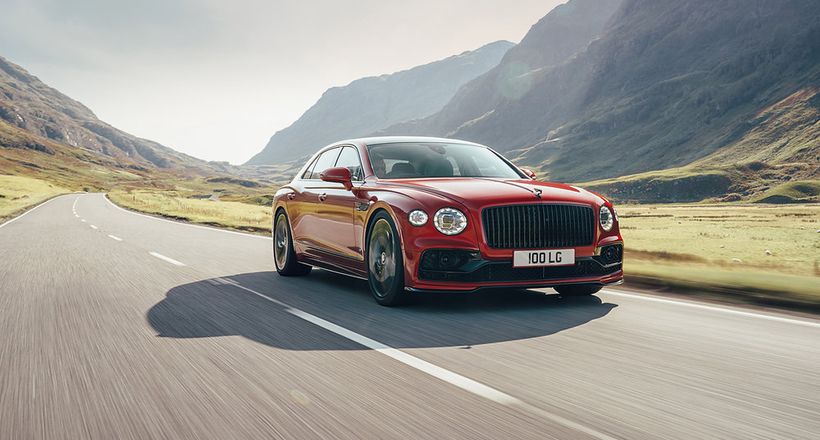 Bentley Flying Spur tiếp tục "bay cao" với động cơ V8 mạnh mẽ
