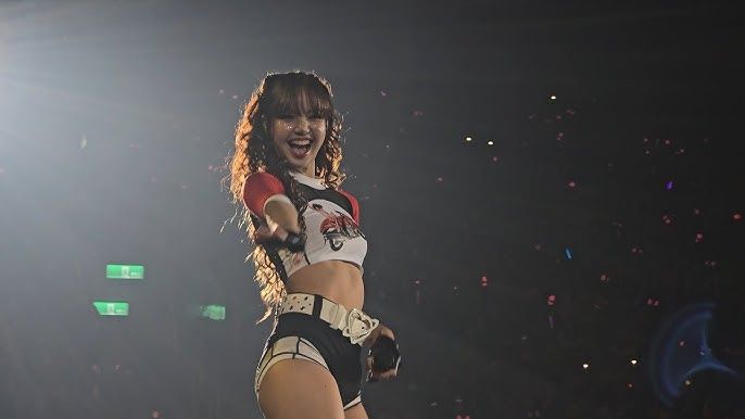 Lisa lại bị chỉ trích