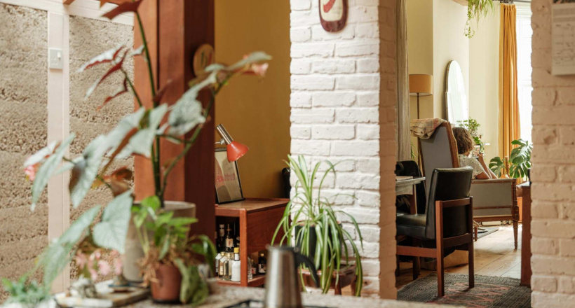 House Made by Many Hands: Hình mẫu xây dựng bền vững