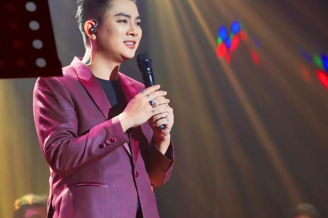 Hoài Lâm đi hát với tên Tuấn Lộc