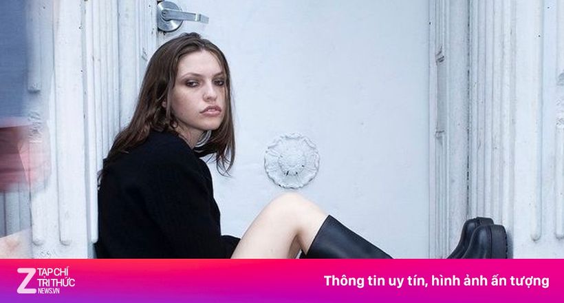 Cao gót 'siêu khủng', bốt lông xù hết thời