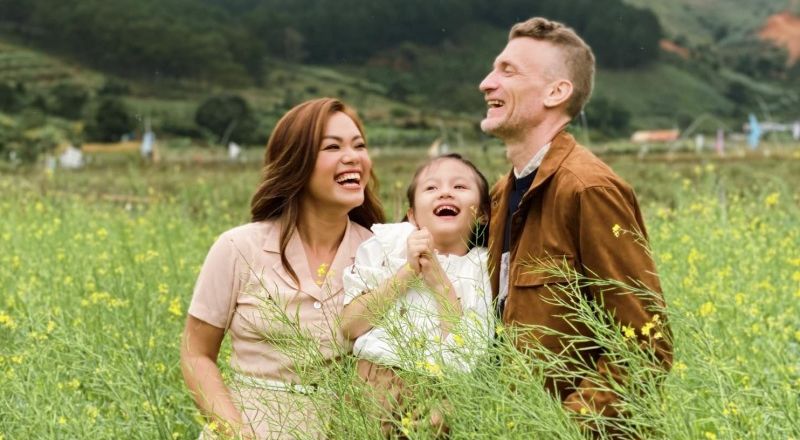 Phương Vy và chồng Tây sau 10 năm