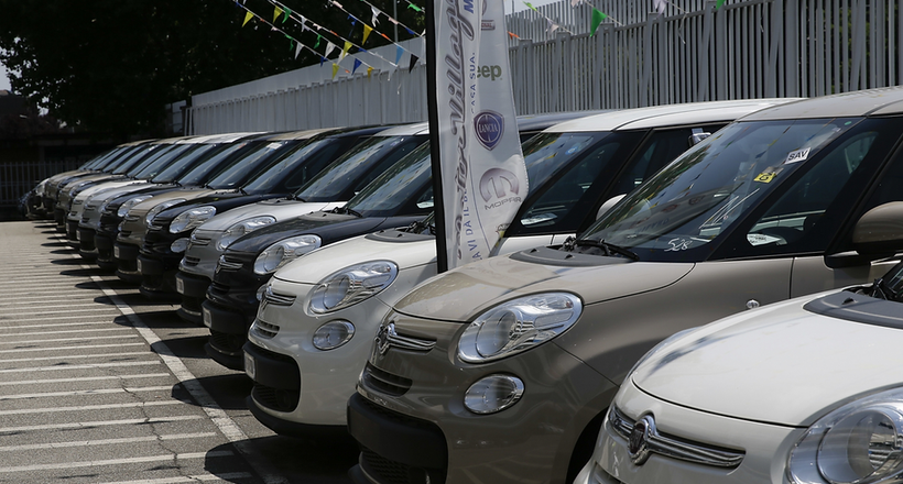 Doanh số bán ô tô ở châu Âu giảm đến mức thấp kỷ lục vì thiếu hụt vi mạch