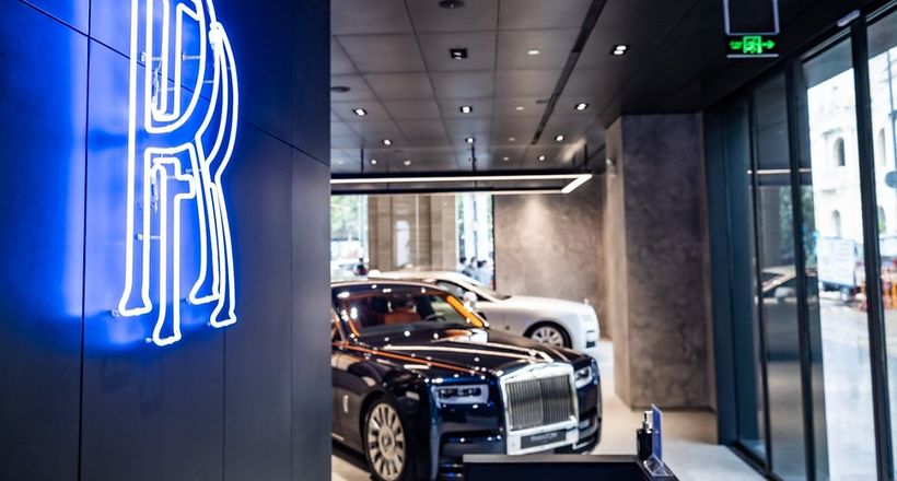 Showroom mới của Rolls-Royce tại TP.HCM với phong cách đương đại và nghệ thuật