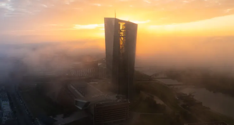 Triển vọng kinh tế toàn cầu trở nên lạc quan hơn khi Trung Quốc mở cửa trở lại