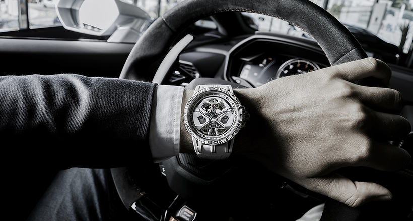 Roger Dubuis Excalibur Monobalancier Titanium tiên phong về kỹ nghệ & chất liệu