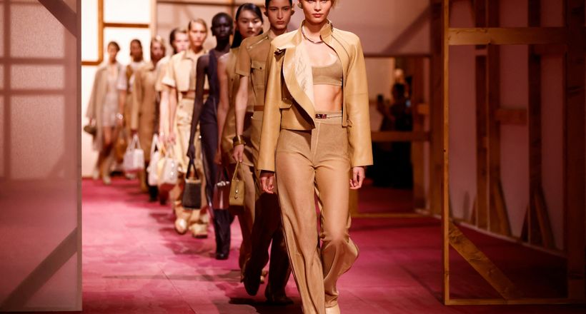 BST Hermès Xuân Hè 2025: Nét thanh lịch biểu tượng từ cảm hứng cưỡi ngựa