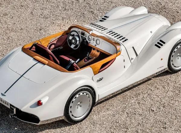 Morgan và Pininfarina hợp tác tạo nên Midsummer - siêu phẩm với hơn 250 giờ chế tạo