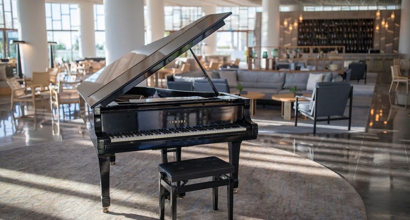 Mamma Mia! Hát & nhảy cùng dàn đồng ca của Alma resort