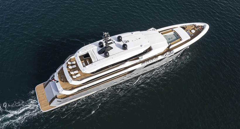 Soi cận cảnh siêu du thuyền Gulf Craft Majesty 175 từ UAE