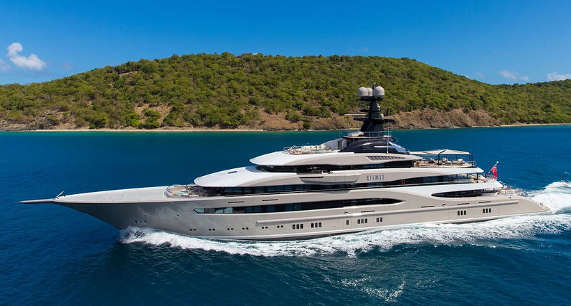 Chiêm ngưỡng các du thuyền khủng của chủ sở hữu câu lạc bộ bóng đá