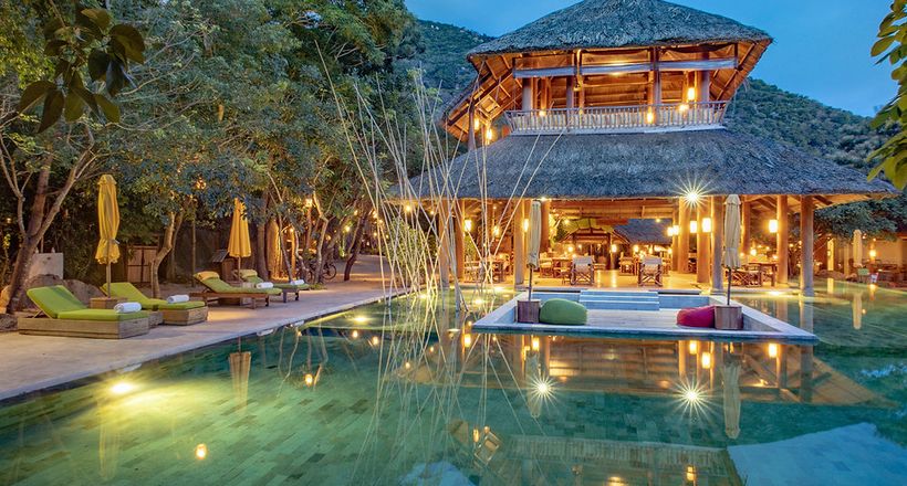 Nén Light Shines tại Six Senses Ninh Van Bay - phong cách ẩm thực Việt tinh tế