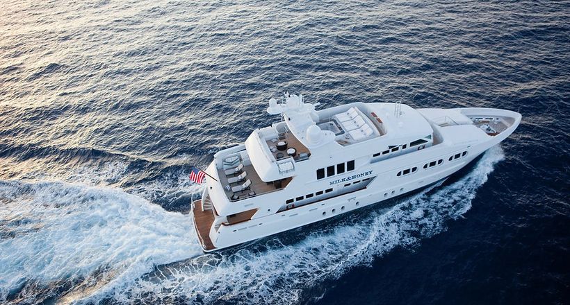 Siêu du thuyền Milk & Honey nổi bật với kho đồ chơi dưới nước phong phú