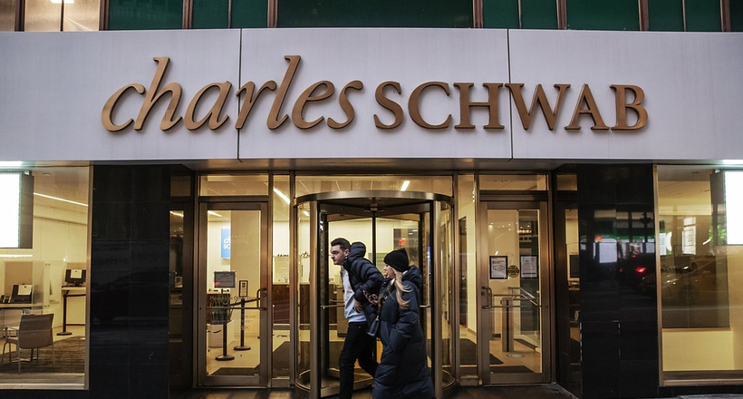 Charles Schwab vẫn đủ thanh khoản, chưa vội tìm kiếm vốn đầu tư