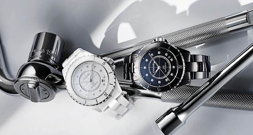 Chanel J12 trở lại với phiên bản giàu điểm nhấn thanh lịch và quyến rũ hơn