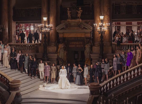 CHANEL Haute Couture Thu Đông 24/25: Giao lộ thẩm mỹ giữa Haute Couture và opera