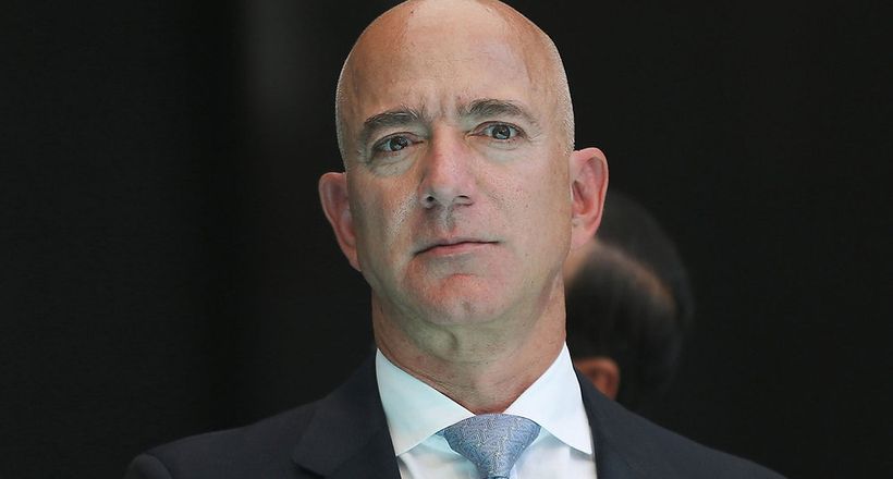 Tỷ phú giàu nhất hành tinh Jeff Bezos vung tay tậu siêu du thuyền